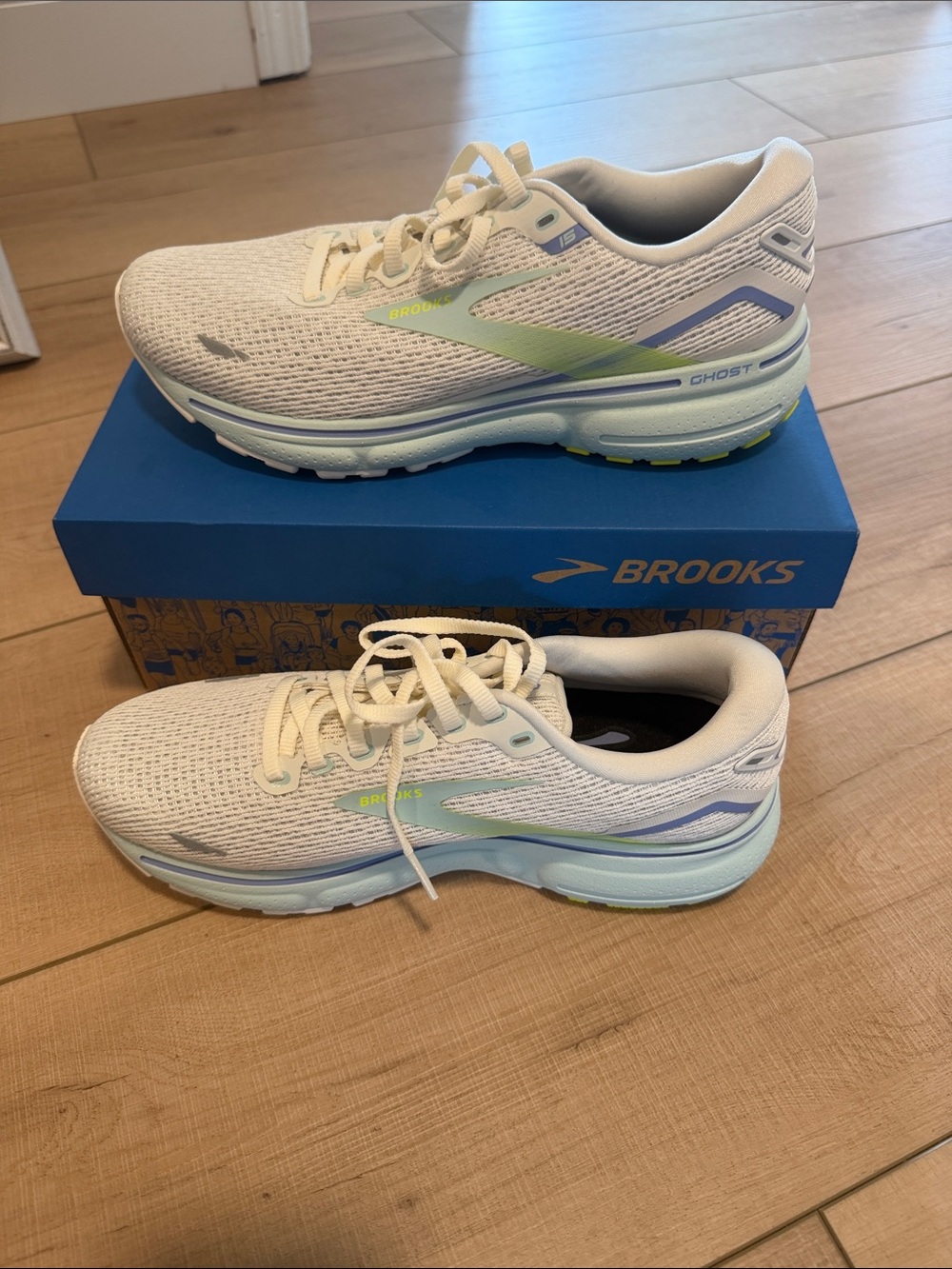 Brooks Women's Running Shoes - White with Light Blue & Mint Accents